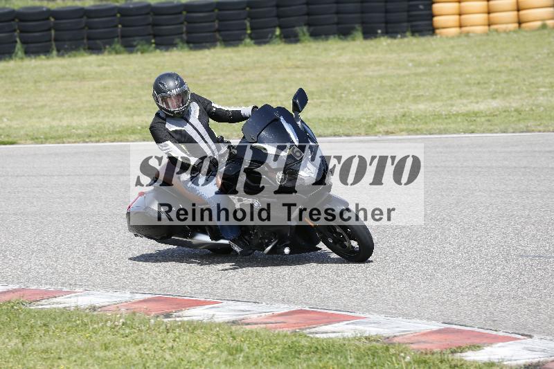 Archiv-2025/09 22.04.2025 Cornu Master School ADR/rot-rouge/6